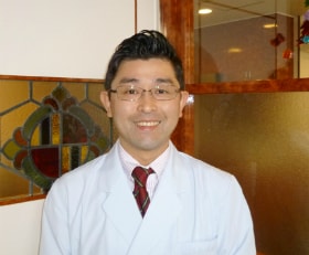 富田まひと歯科　院長 富田真仁