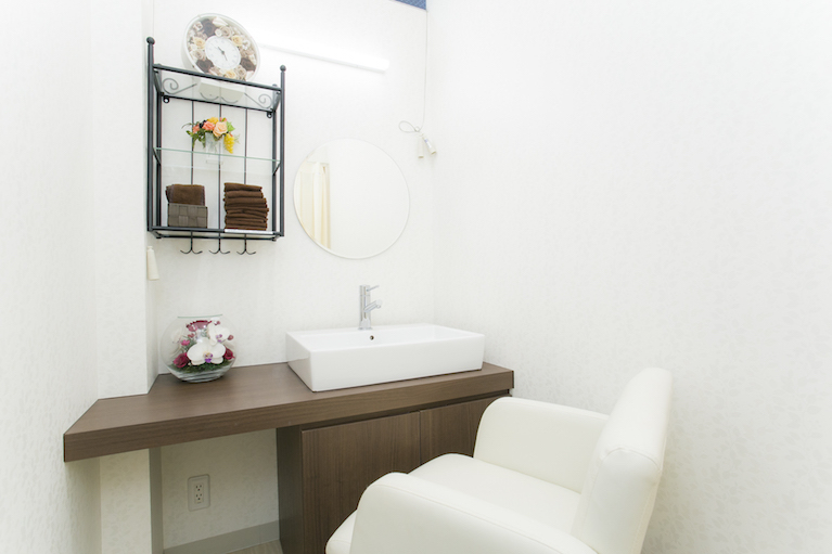 皮ふ科・アレルギー科　しおりクリニック