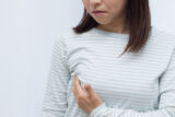 「乳腺症」とは？症状・原因・治療法についても解説！【医師が監修】