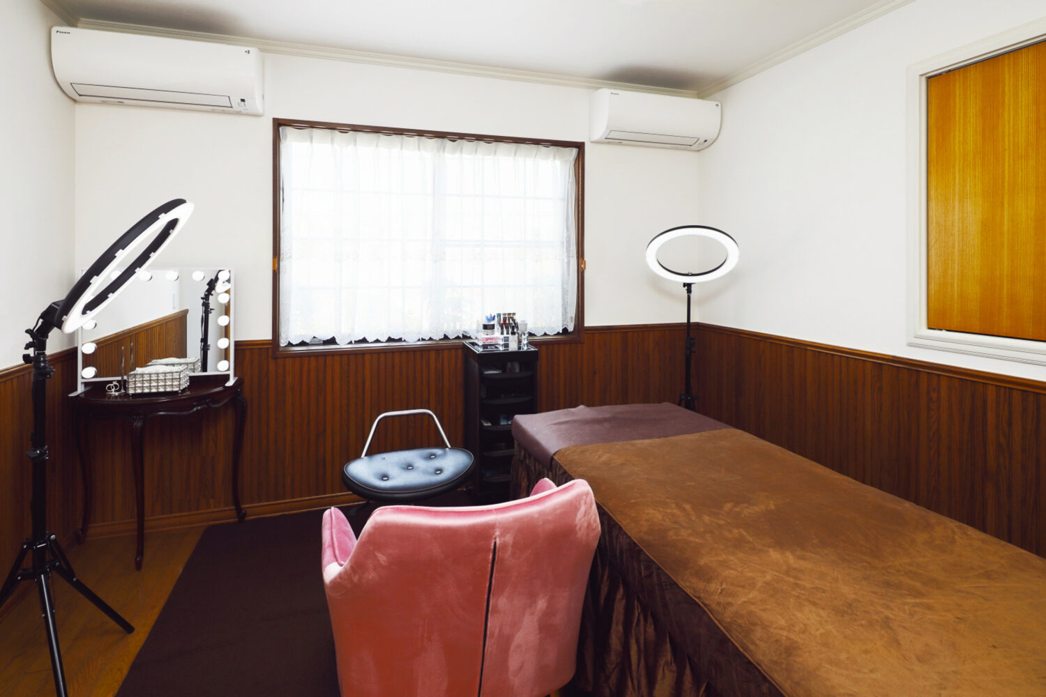 岸内科クリニック美容皮膚科artmake kyoko