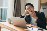 睡眠不足で太るのは本当？ 医師が寝不足と肥満の関係･対策を解説