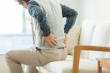 椎間板ヘルニアの初期症状とは？原因や治療法なども併せて解説！