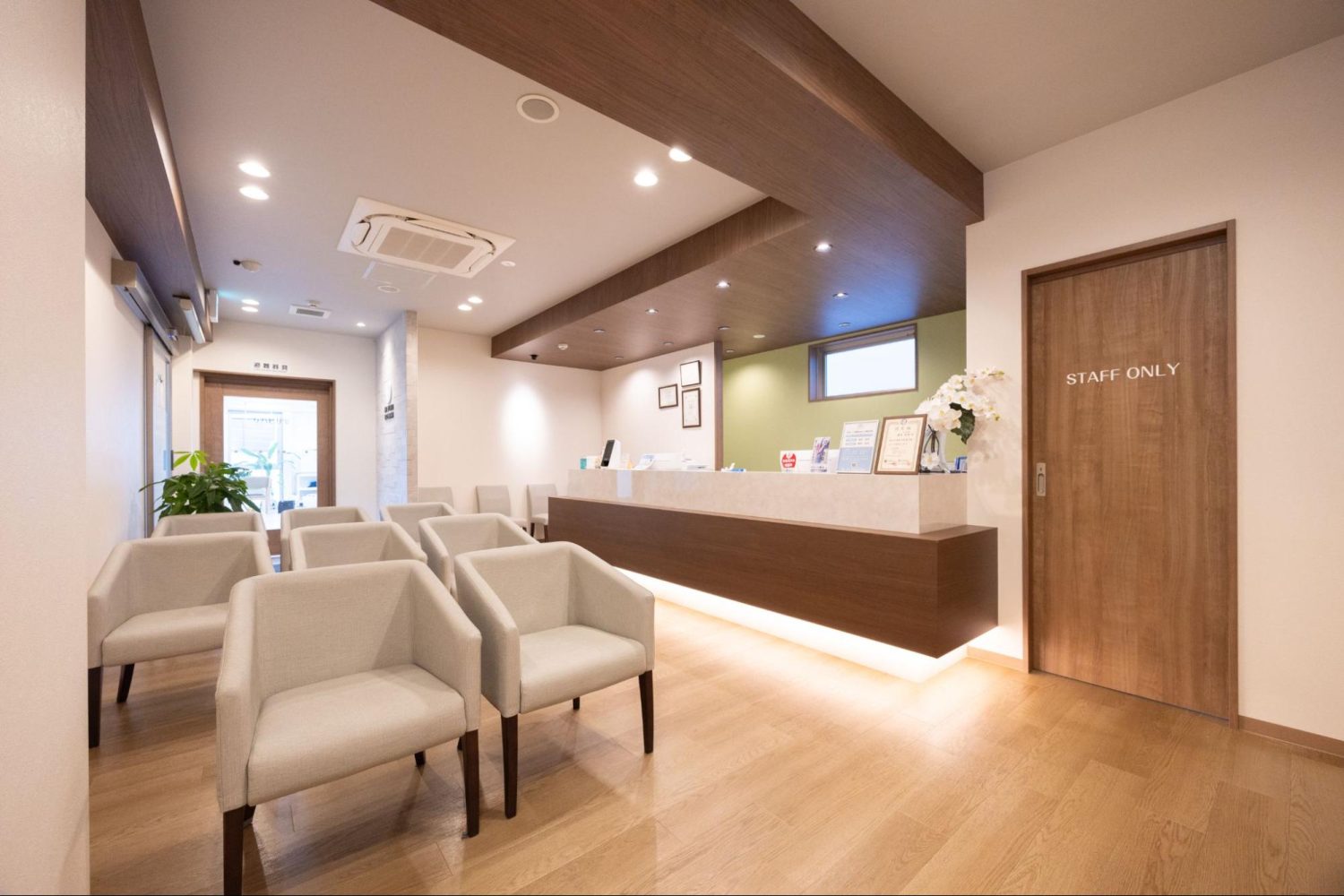 志村三丁目駅前ねもと整形外科photo