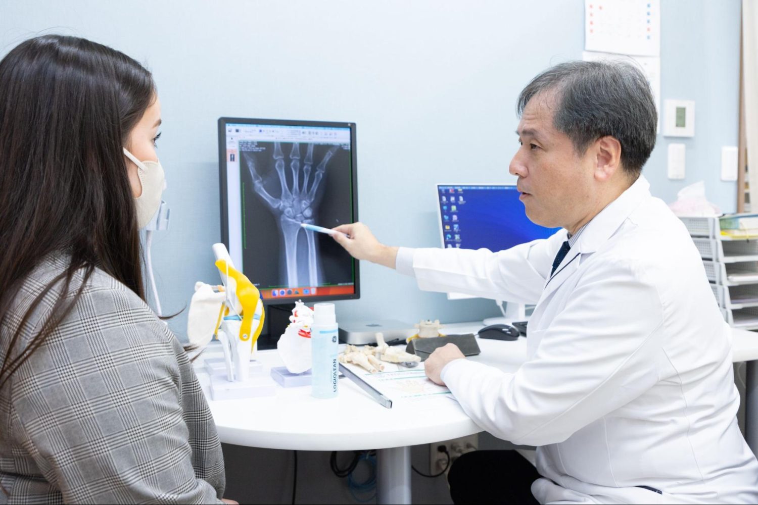 志村三丁目駅前ねもと整形外科photo