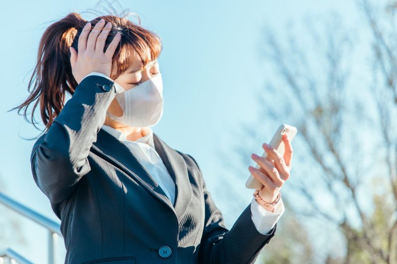 コロナ禍のビジネスウーマン