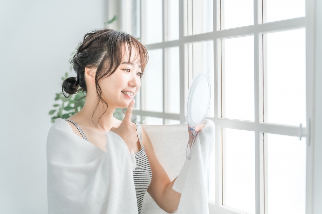 インプラントの寿命はどのくらい？長持ちさせるポイントやメンテナンスについて解説