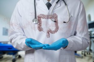 「大腸カメラの前日」に気をつけるポイントをご存じですか？ 当日・後日の注意事項を併せて医師が解説