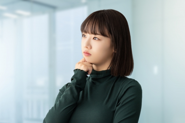 前歯のインプラント治療が難しい理由は?後悔しないために知っておくべきこと