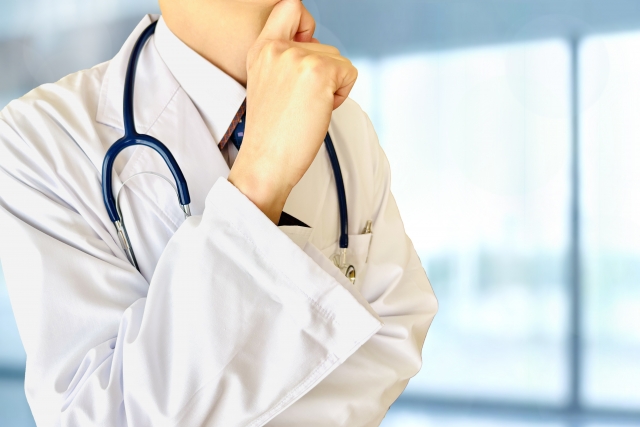 声帯ポリープの主な治療法