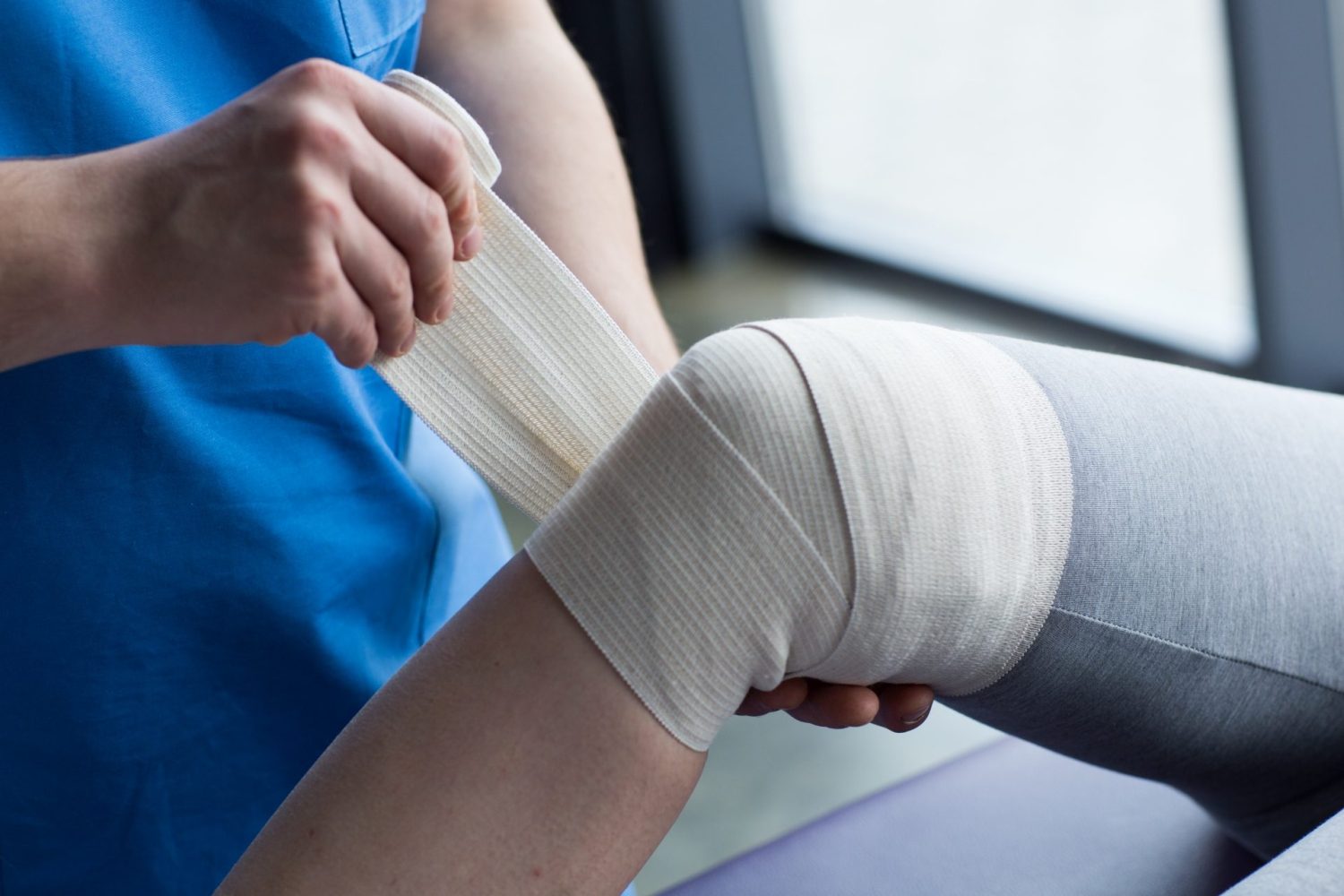 膝が曲がらない場合の治療方法