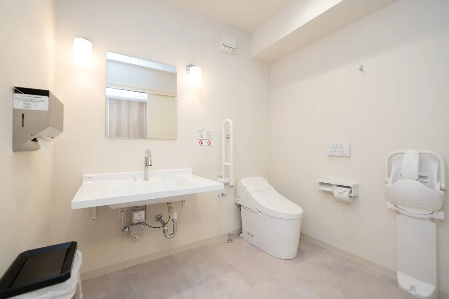 幕張まーるクリニック皮フ科形成外科photo