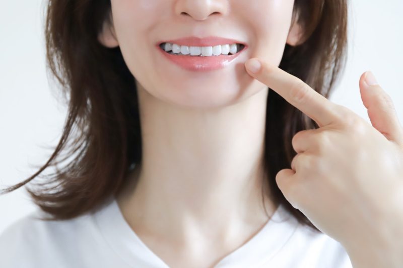 見た目?耐久性?セラミック治療で失敗しないための選び方と注意点