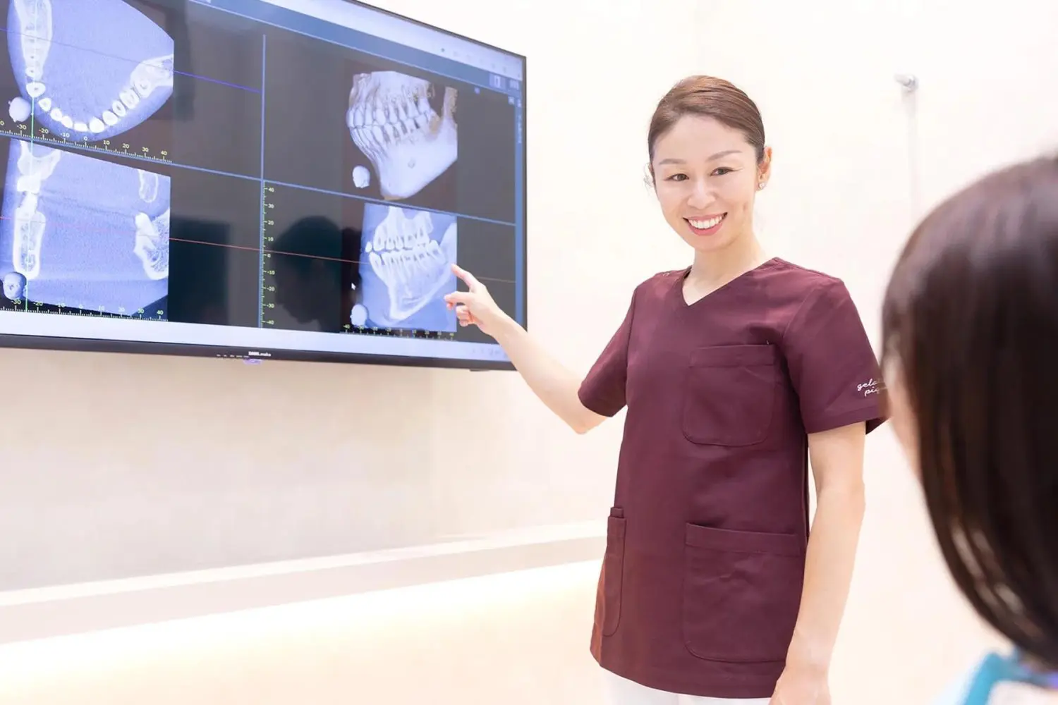 春日後楽園ともなり歯科