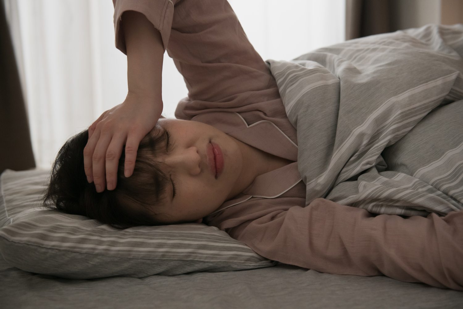 睡眠不足の人は健康にどのような害があるのか？