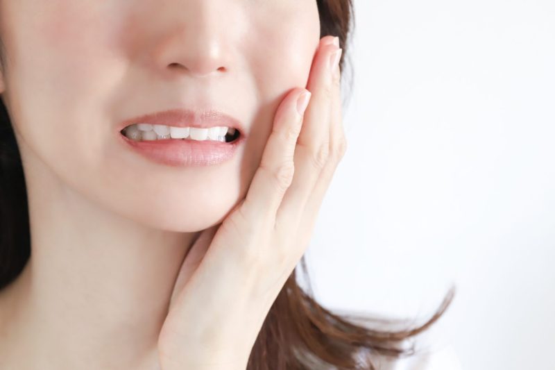 むし歯じゃないのに歯が痛いのはなぜ？非歯原性歯痛の種類や対処法も解説