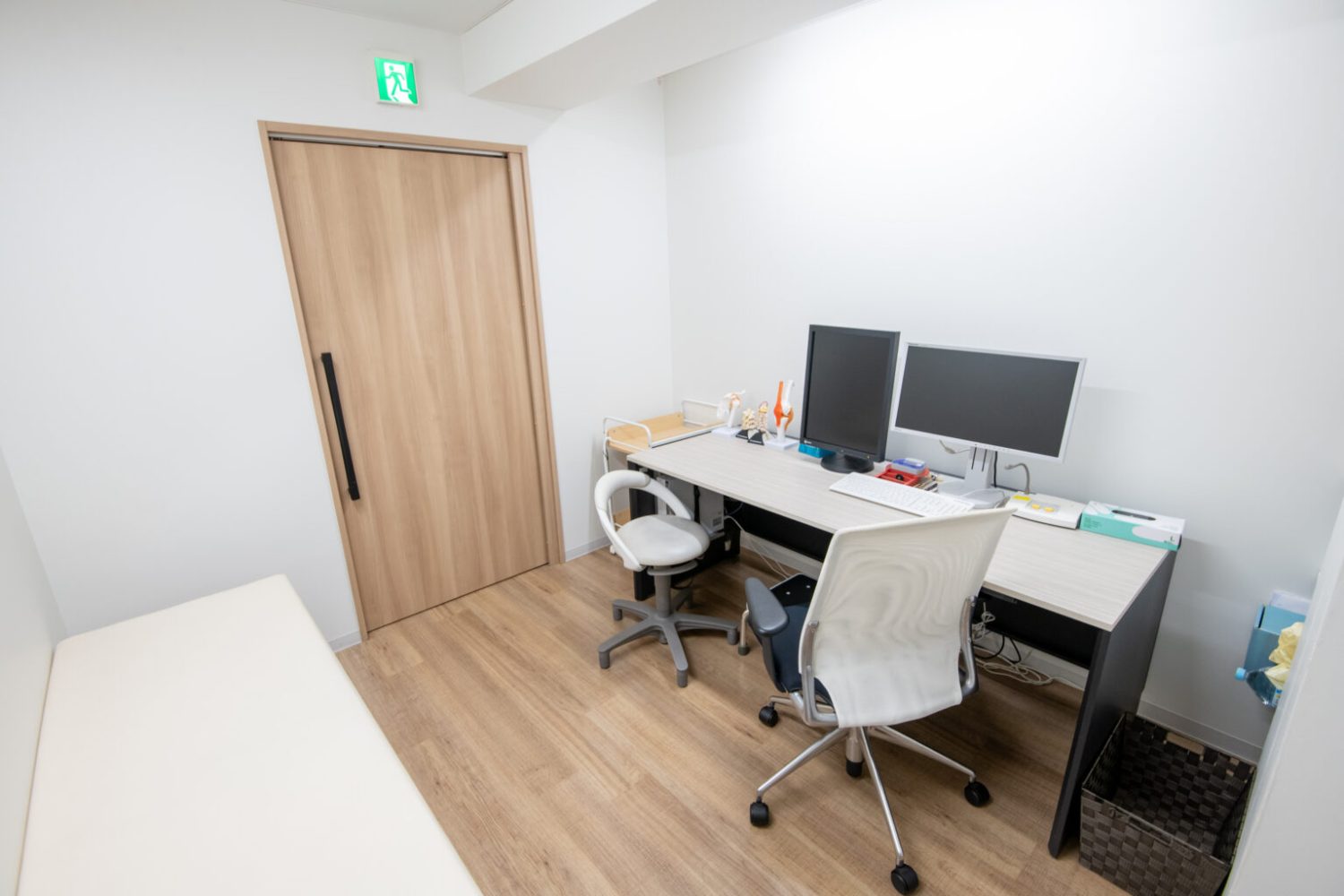 神保町整形外科photo