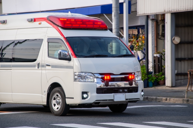 熱中症による吐き気で緊急受診する目安と対処法