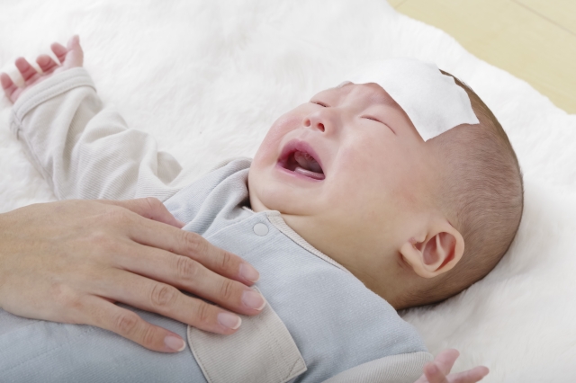 ヘルパンギーナの潜伏期間後に現れる症状