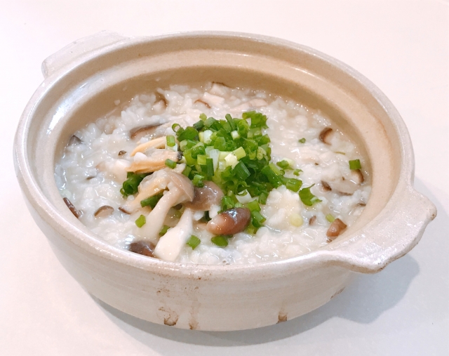 夏バテで下痢をしているときの家庭での対処法とおすすめの食べ物、飲み物