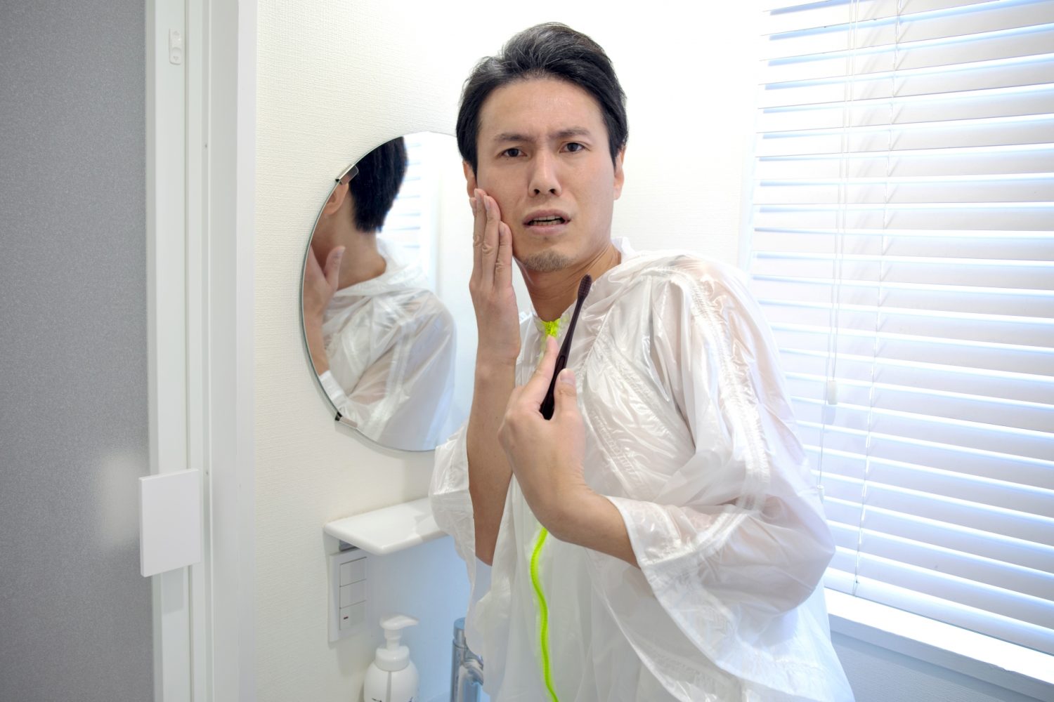 親知らずが横に生える原因