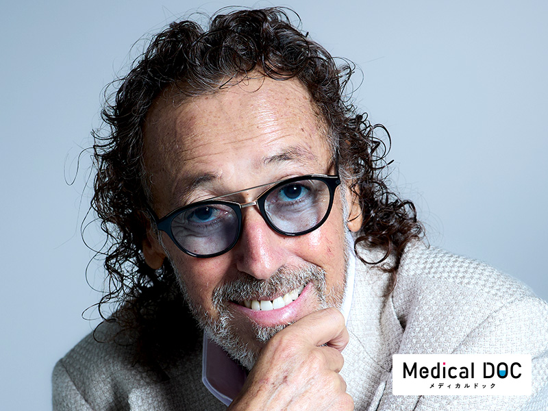 ラモス瑠偉、脳梗塞で「もう歩けない」絶望を味わう。ゼロから始まった決死