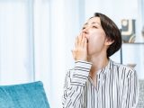 “止まらない眠気”は「認知症」の前触れ? 高齢女性でリスク倍増 研究で関連性が示唆