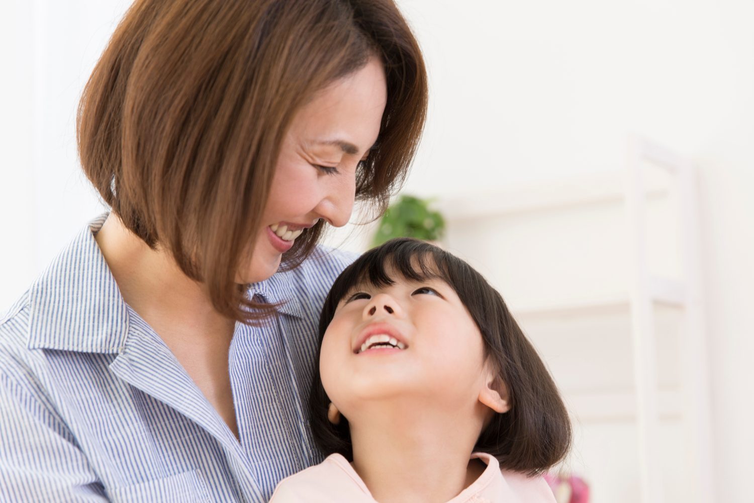 歯列矯正は何年かかる？矯正治療を始める前に知っておきたい治療期間について
