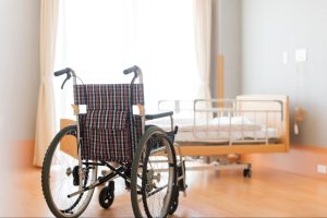 介護医療院とは？対象者や種類、ほかの施設との違いや入所の流れを解説