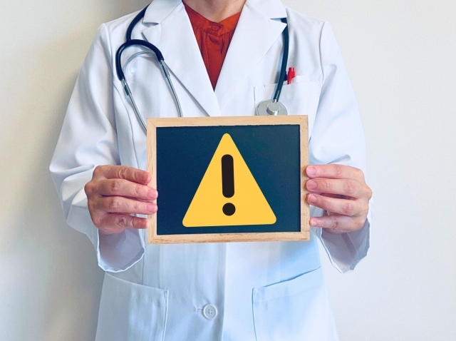 自宅で家族が痰を吸引する際の注意点