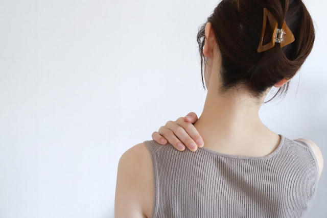 スマホ首の特徴と悪影響