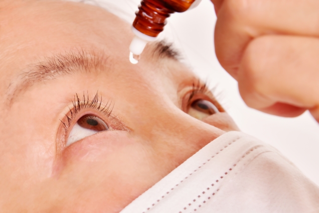 【結膜炎の目薬】処方薬と市販薬の違いと受診の目安