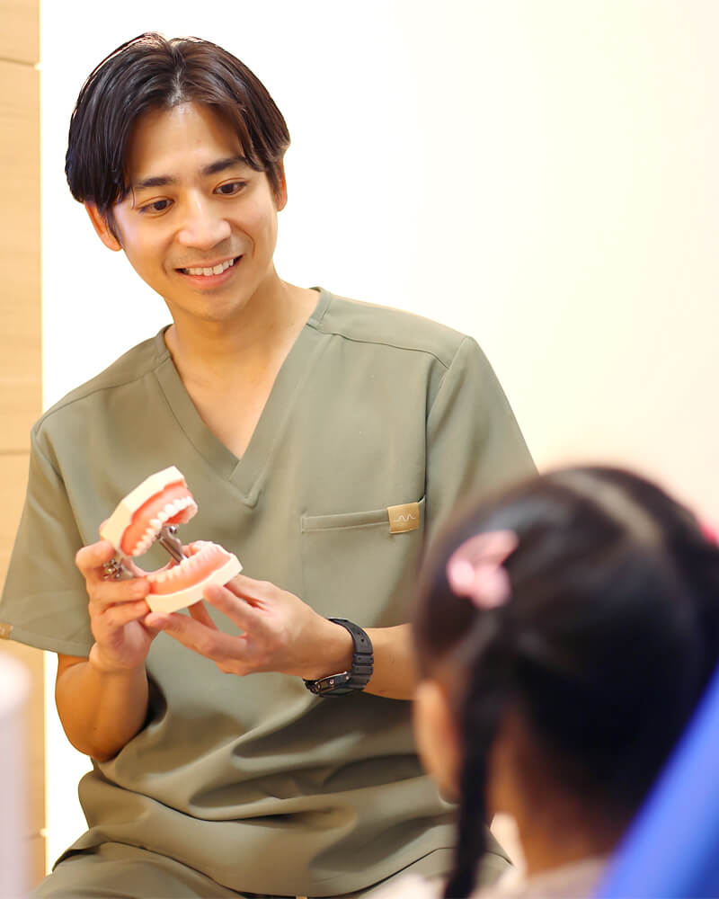 小児矯正は年齢・歯並び・生え変わりに応じた適切な装置の選択が大切