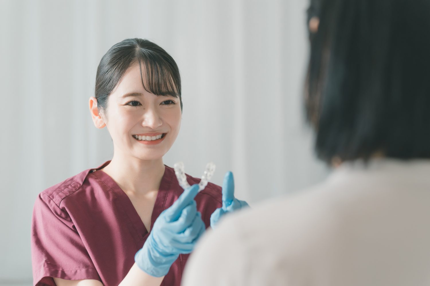 マウスピース型矯正装置で後悔しないために! 歯科医院選びのポイントと注意点