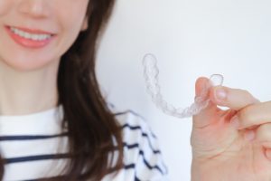 マウスピース型矯正を選ぶべき人とは？矯正治療で失敗しないためのポイント