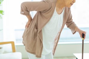 パーキンソン病の介護はなぜ大変？介護のポイントや注意点をわかりやすく解説