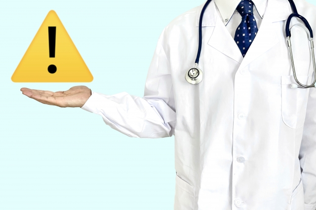 氷食症で氷を食べ続けたらどうなる？身体への影響とは