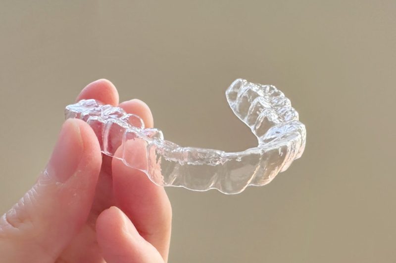 歯列矯正のやり直しが必要になる理由は？治療法や再治療を予防する方法も解説