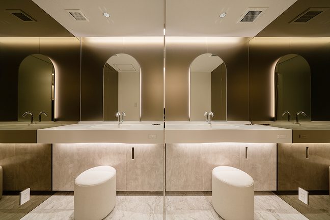 酒井形成外科photo