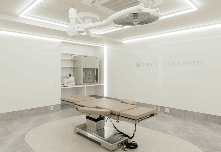 酒井形成外科photo