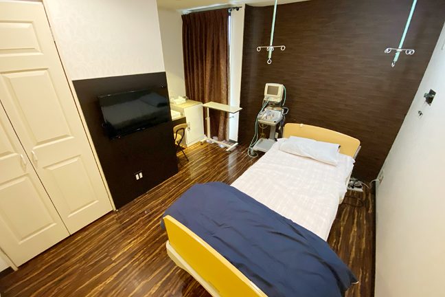 酒井形成外科photo