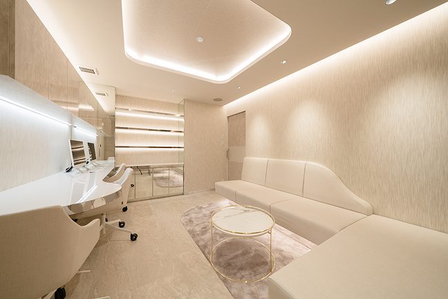 酒井形成外科photo