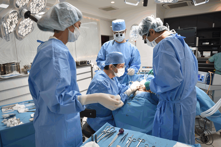 酒井形成外科photo