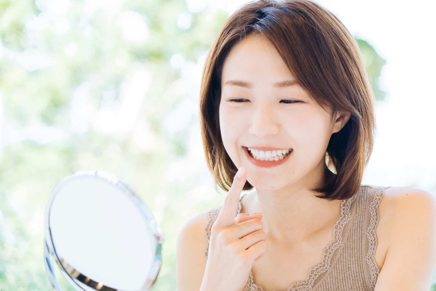 理想の白さを目指すために! 自分にあったホワイトニング法を選ぶポイント