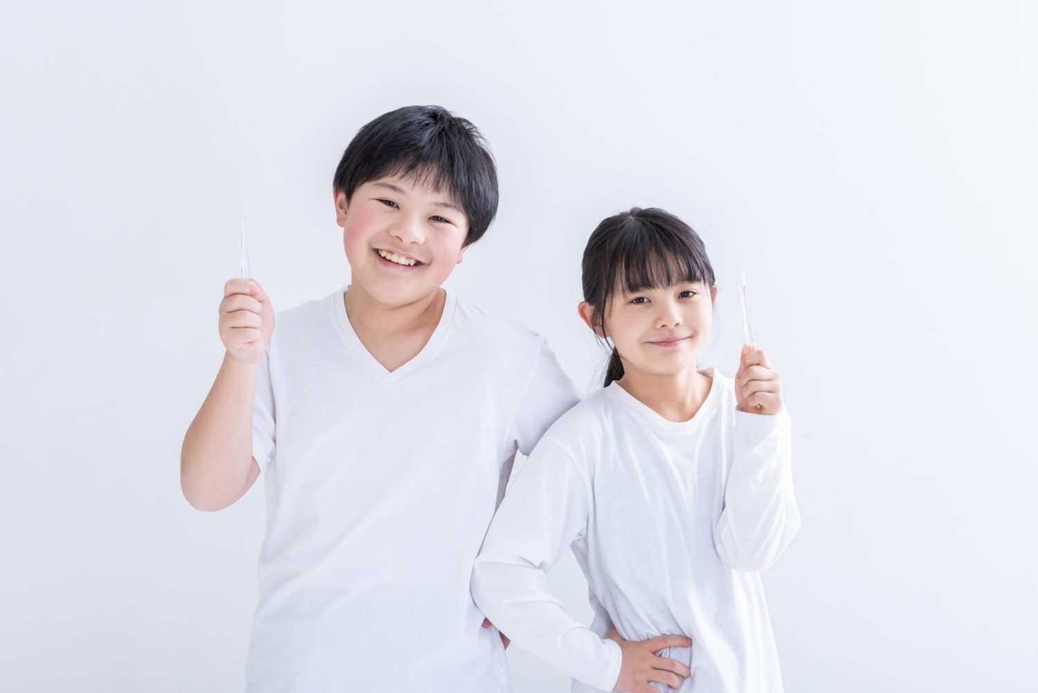 歯磨きをする子ども