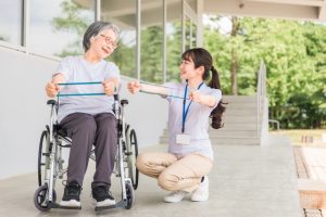 介護リハビリの内容や効果、継続のコツとは？必要な手続きも解説します
