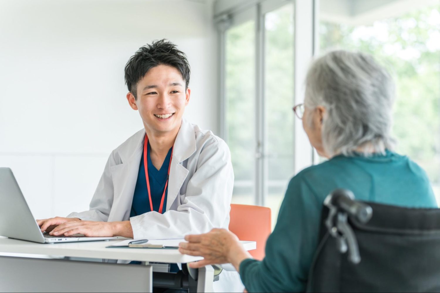 介護保険でリハビリを受けるために必要な手続き
