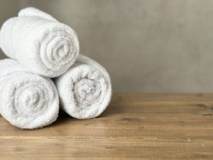 寝たきりの方の清拭手順や準備、注意点などをわかりやすく解説！