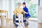 自宅介護で必要なものは？生活・衛生用品や介護用品リストと役立つ制度とは