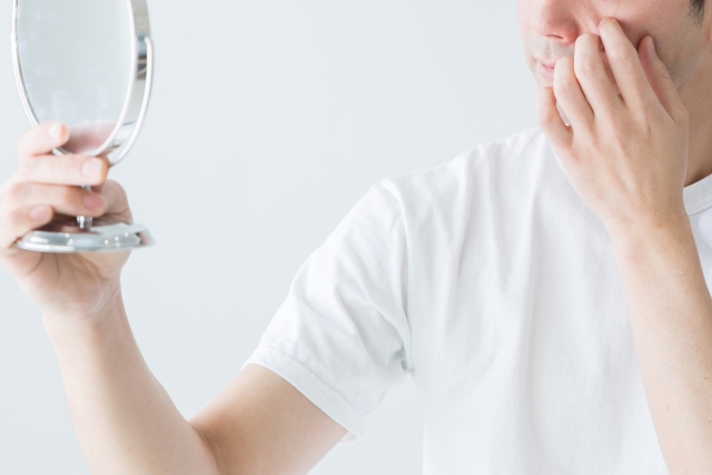 緑内障の見た目と自覚症状