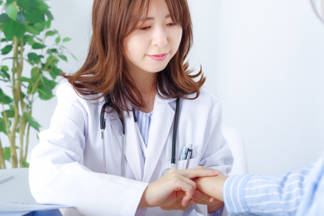 蕁麻疹の市販薬を使用する際の注意点の受診した方がよいケース